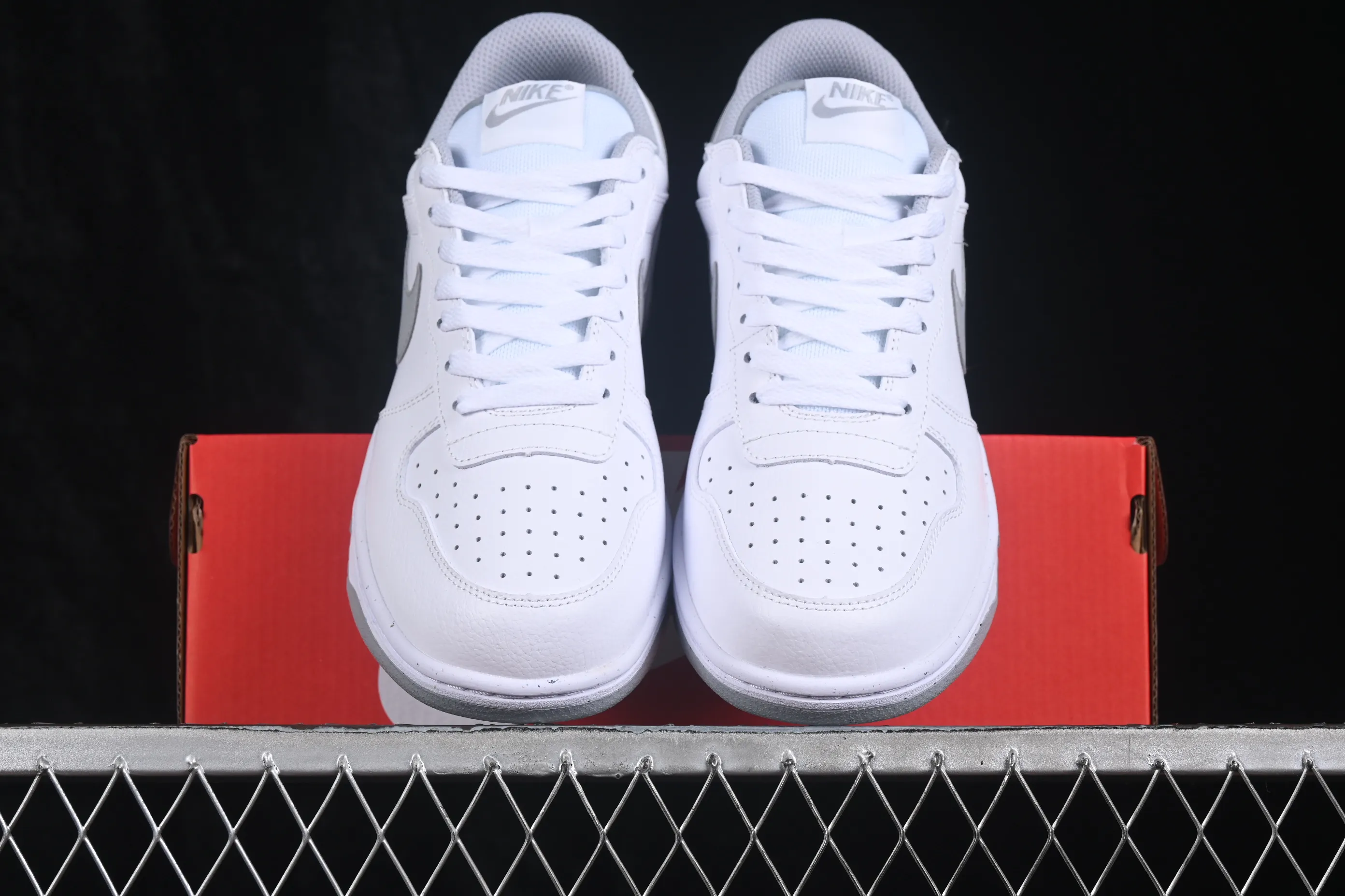 All categories Nk SB Dunk series Nk SB Dunk Low low-top sneakers Nike SB Dunk Low white gray low-top casual sneakers 355152-106